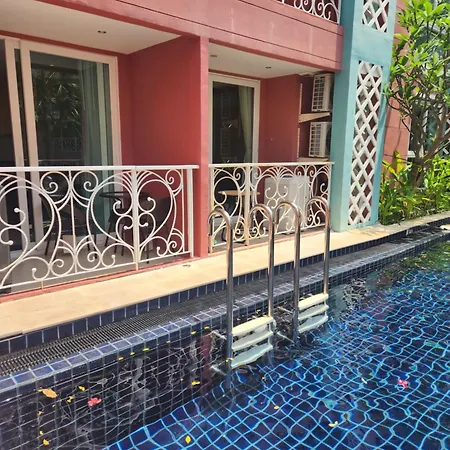 Grand Caribbean With Pool Access