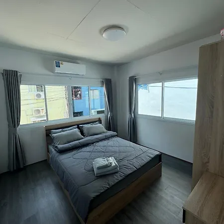 Na Kluea Villa