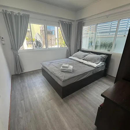 Na Kluea Villa