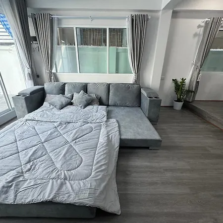 Na Kluea Villa *