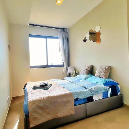 Apartment Seaside Haven: 2-bedroom Ocean View Retreat Pattaya
