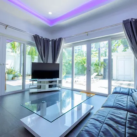 Majestic 1bedroom Poolvilla28,beach Gate วิลล่า Pattaya
