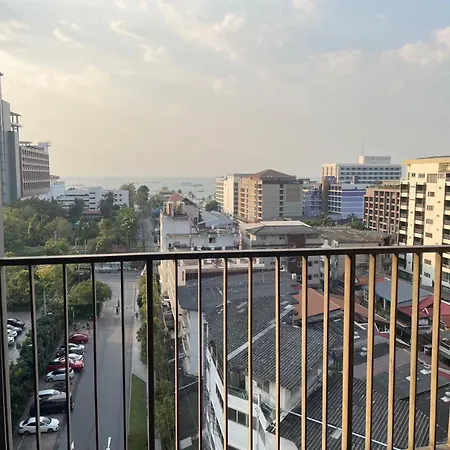 The Base Super อพาร์ทเม้น Pattaya