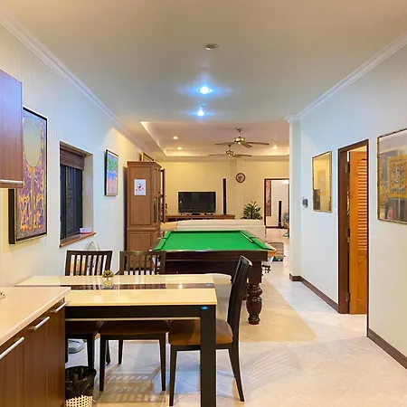 Mejestic Garden Villa
