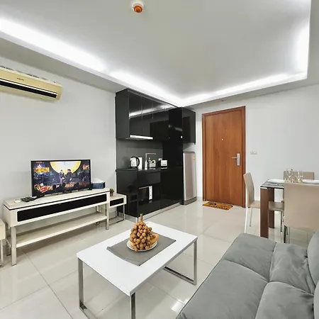 Club Royal Wongamat 1 Bedroom On The First Line Of The Sea *