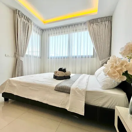 Club Royal Wongamat 1 Bedroom On The First Line Of The Sea *