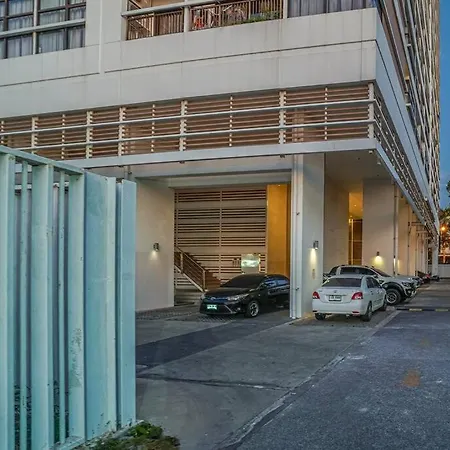 1 Bedroom Portrait Seaview