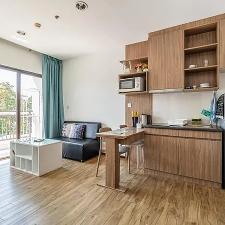 1 Bedroom Portrait Seaview Apartment