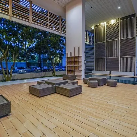 Apartment 1 Bedroom Portrait Seaview