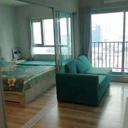 中心海网红公寓 *