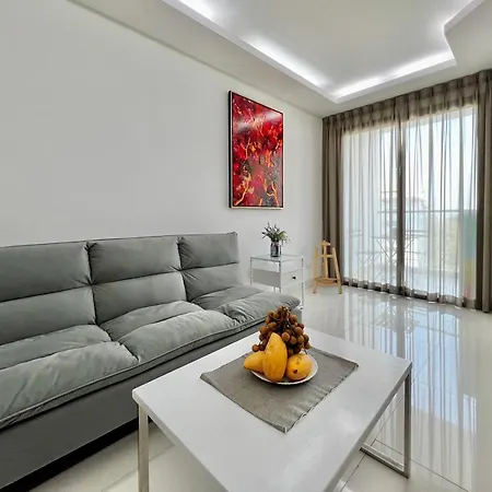 Club Royal Wongamat 1 Bedroom On The First Line Of The Sea Apartment *