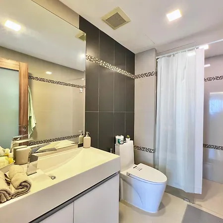 Club Royal Wongamat 1 Bedroom On The First Line Of The Sea Apartment *