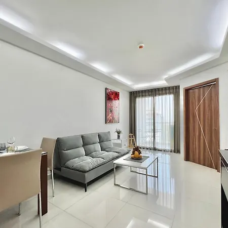 Club Royal Wongamat 1 Bedroom On The First Line Of The Sea Pattaya