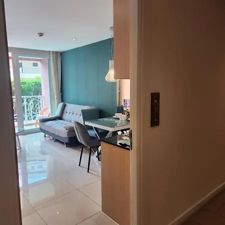 Apartment Bee & Pum Building B 113