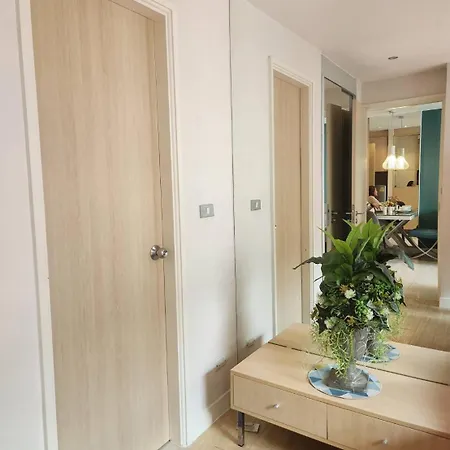 Bee & Pum Building B 113 Apartment