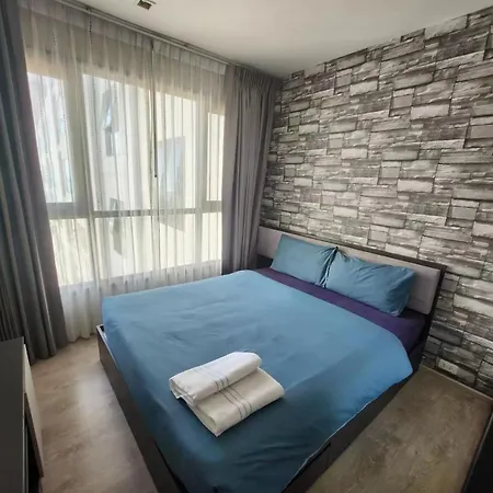 泰国芭提雅thebase无边游泳池公寓 Apartment