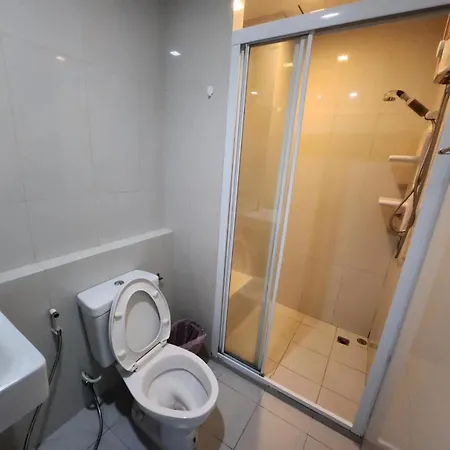 泰国芭提雅thebase无边游泳池公寓 * Pattaya