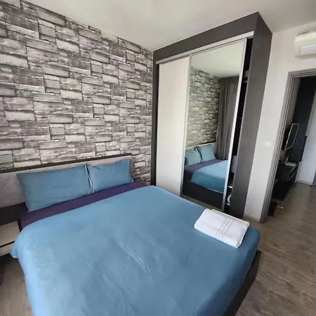 Apartment 泰国芭提雅thebase无边游泳池公寓 Pattaya