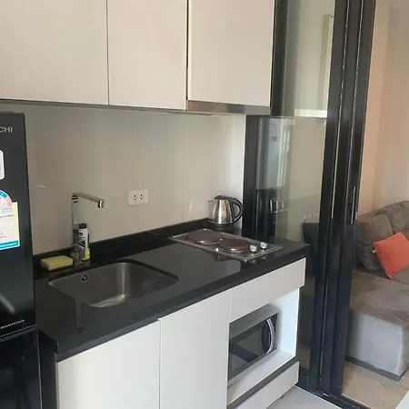 Apartment 芭提雅双人精品公寓无边游泳池thebase中央基地