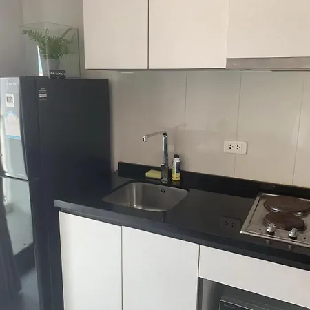 Apartment 芭提雅双人精品公寓无边游泳池thebase中央基地 *