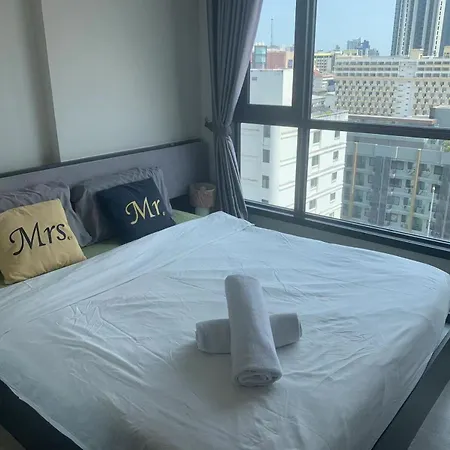 芭提雅双人精品公寓无边游泳池thebase中央基地 Apartment *