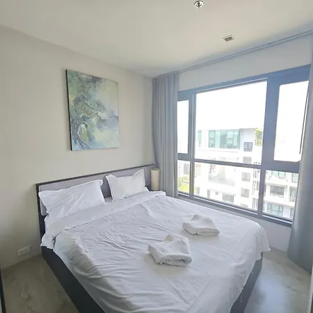 Aparthotel The Base 3*
