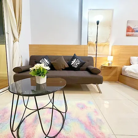 芭提雅市区靠近步行街/海滩，全新4卧双层独栋私人泳池别墅 Villa Pattaya