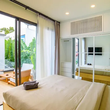 芭提雅市区靠近步行街/海滩，全新4卧双层独栋私人泳池别墅 Villa Pattaya