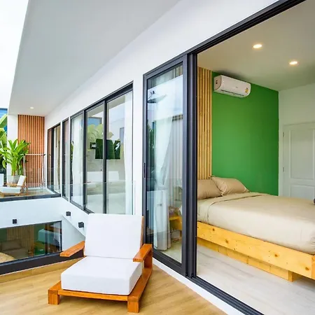 芭提雅市区靠近步行街/海滩，全新4卧双层独栋私人泳池别墅 Villa Pattaya