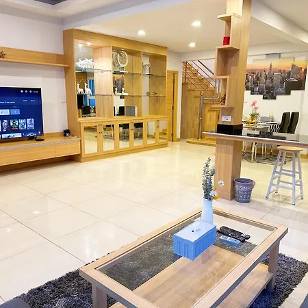 芭提雅市区靠近步行街/海滩，全新4卧双层独栋私人泳池别墅 Villa Pattaya