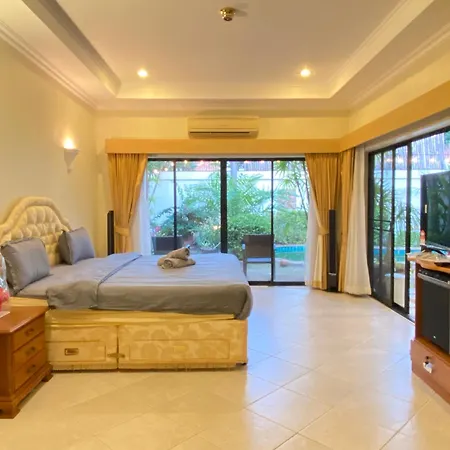 Mejestic Garden Villa *
