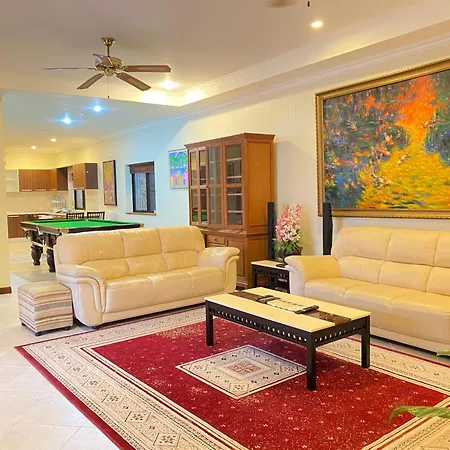 Villa Mejestic Garden Pattaya