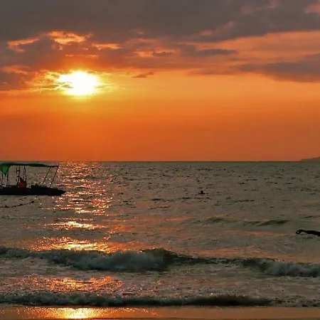 Mountain & Convention Center 4* Pattaya