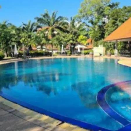 Luxury Semi-2bd Pool Near & Walking Street Pattaya