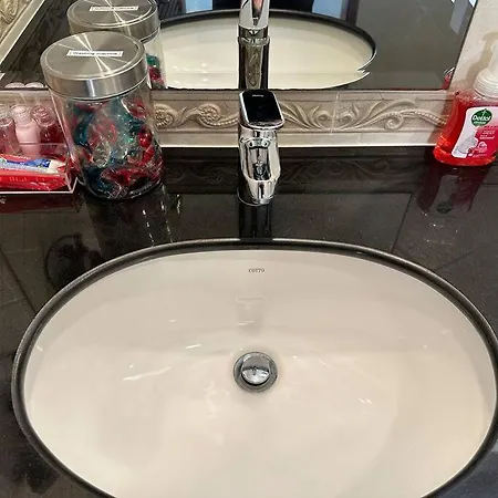 Luxury Semi-2bd Pool Near & Walking Street *