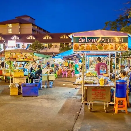 Luxury Semi-2bd Pool Near & Walking Street วิลล่า