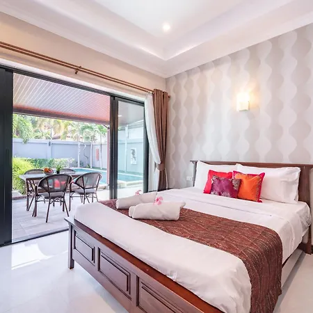 5 Mins Walk Coastal 3 Bdr Private Pool *