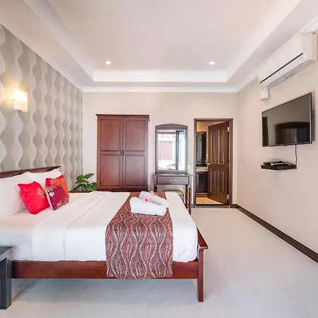 5 Mins Walk Coastal 3 Bdr Private Pool Villa Pattaya