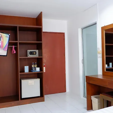 18 Coins Budget Hotel Pattaya