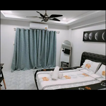 Traveller's Rest Sports Bar Guest house 4*