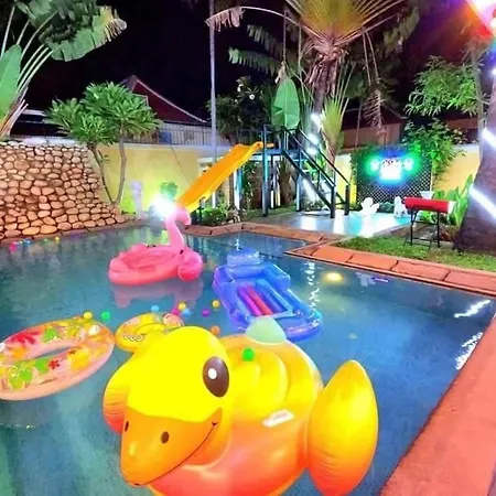 Rosewood Bali Style Pool 2 *