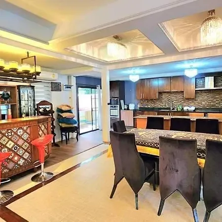 Villa Rosewood Bali Style Pool 2