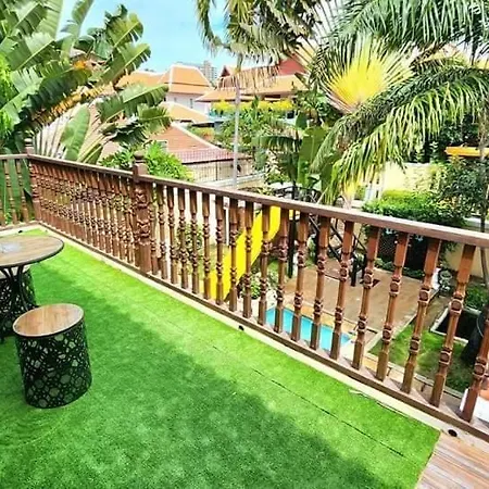 Rosewood Bali Style Pool 2 *