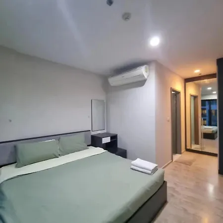 The Base Pattaya: Infinity Pool Near Walking Street Apartment *