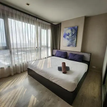 The Base Pattaya: Infinity Pool Near Walking Street Apartment Pattaya