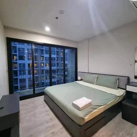 Apartment The Base Pattaya: Infinity Pool Near Walking Street Pattaya