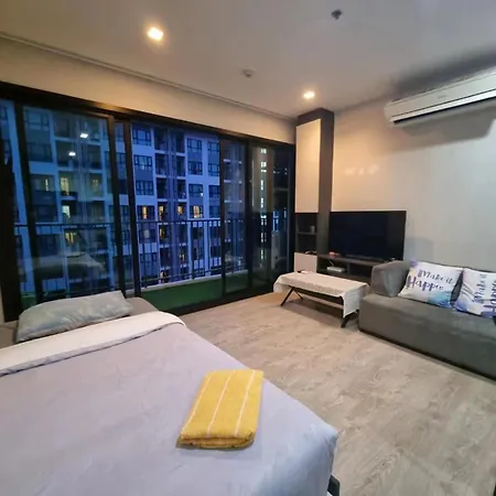 The Base Pattaya: Infinity Pool Near Walking Street * Pattaya