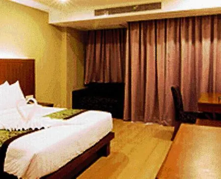 Hotel The 