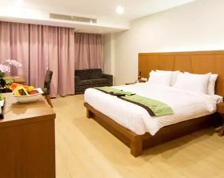 Hotel The 