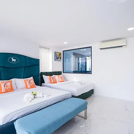 Your Days Pool Pattaya